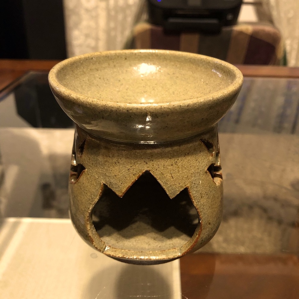 Ceramic candle holder